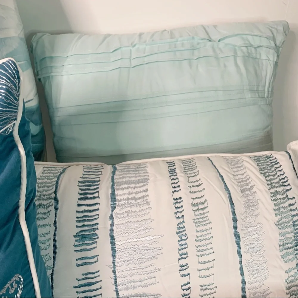Madison Park Coastal Anchorage 6 Piece Printed Quilt Set with Throw Pillows